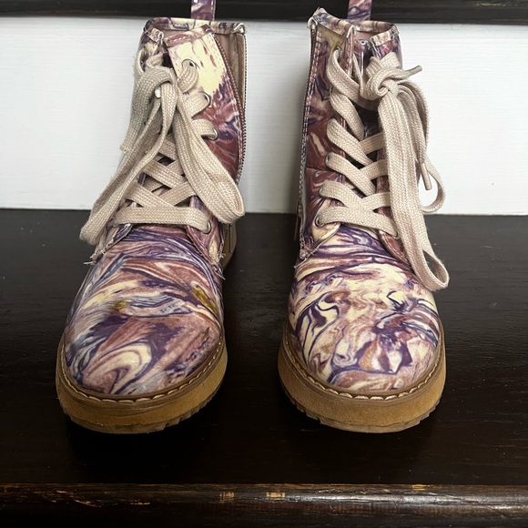 Steve Madden Other - Steve Madden Purple Marble Patent Leather Girls Boots